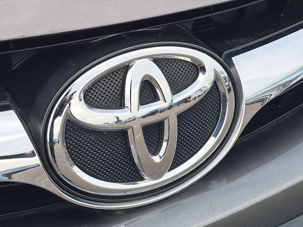 Thumbnail: 2015 Toyota Camry - 25