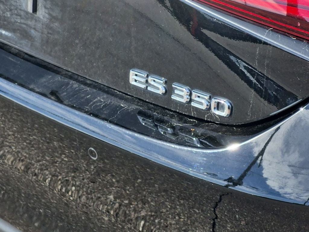 Thumbnail: 2025 Lexus ES - 7