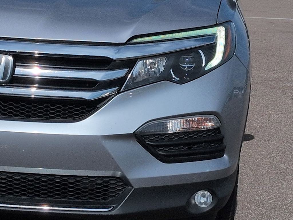 Thumbnail: 2017 Honda Pilot - 24