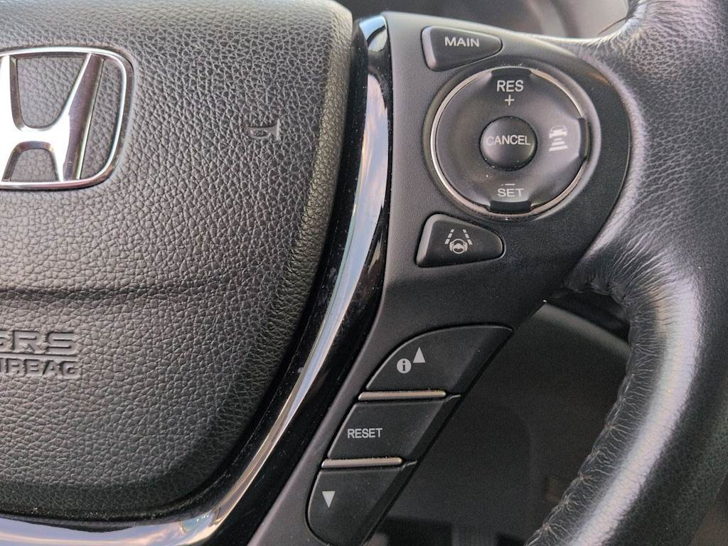 Thumbnail: 2017 Honda Pilot - 31
