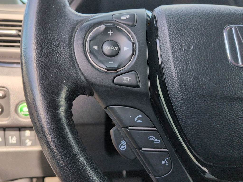 Thumbnail: 2017 Honda Pilot - 30