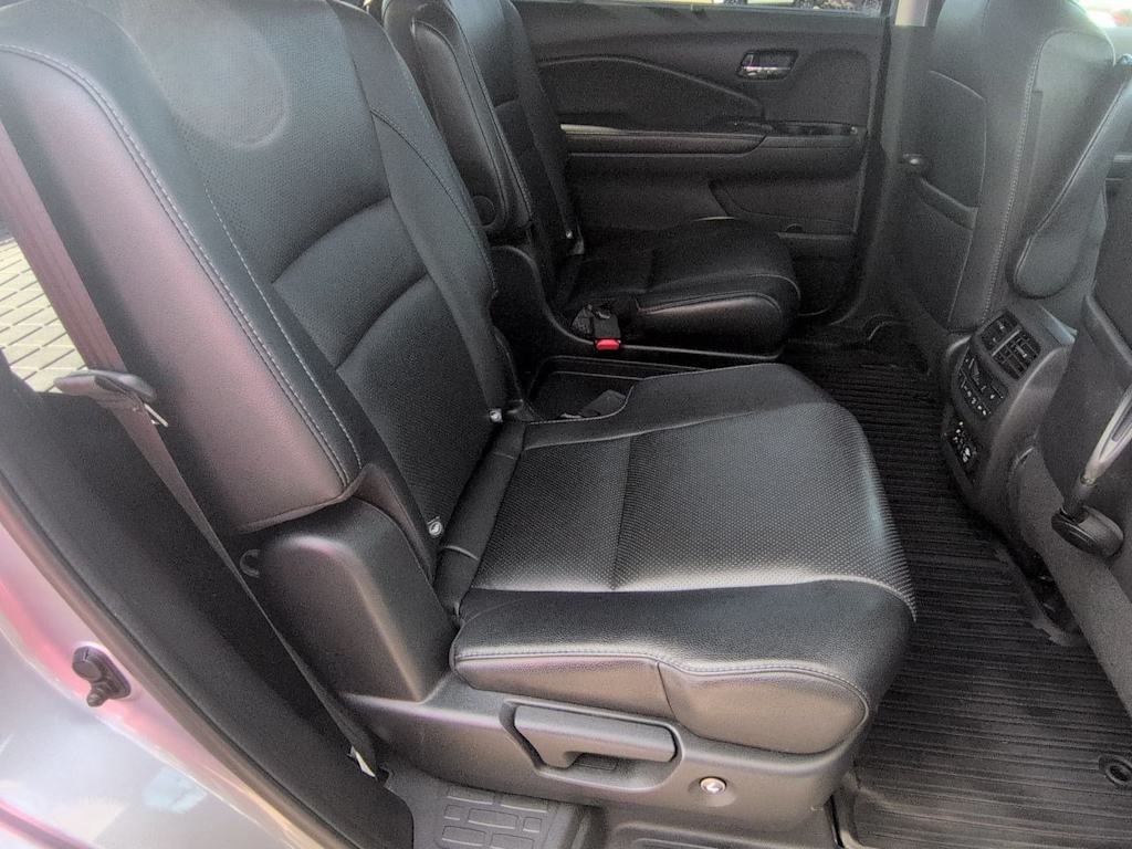 Thumbnail: 2017 Honda Pilot - 29