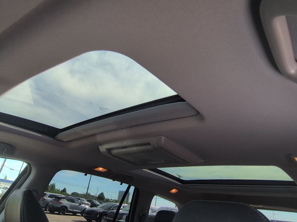 Thumbnail: 2017 Honda Pilot - 27
