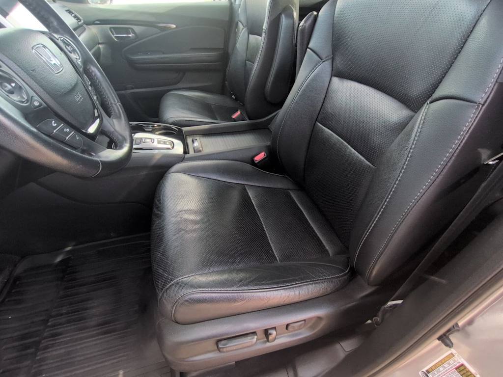 Thumbnail: 2017 Honda Pilot - 11