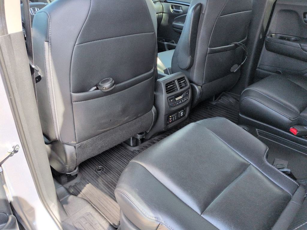 Thumbnail: 2017 Honda Pilot - 13