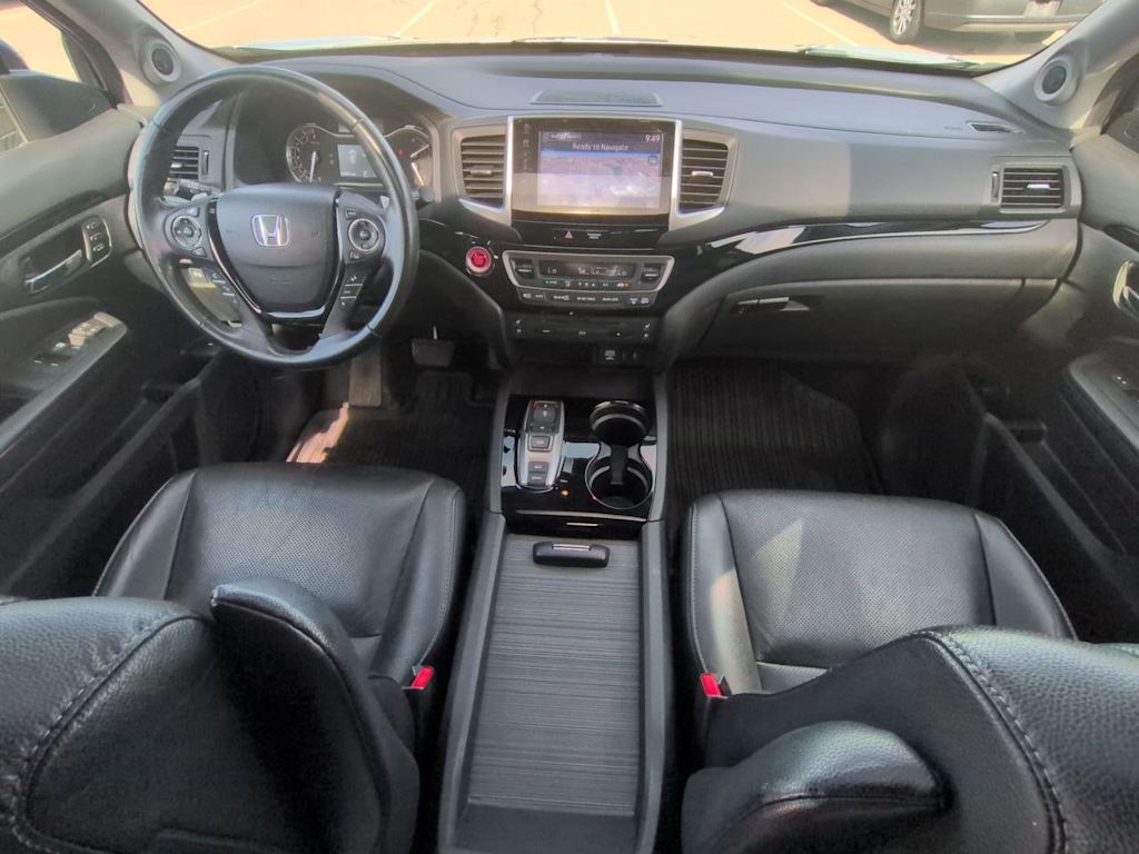 Thumbnail: 2017 Honda Pilot - 10