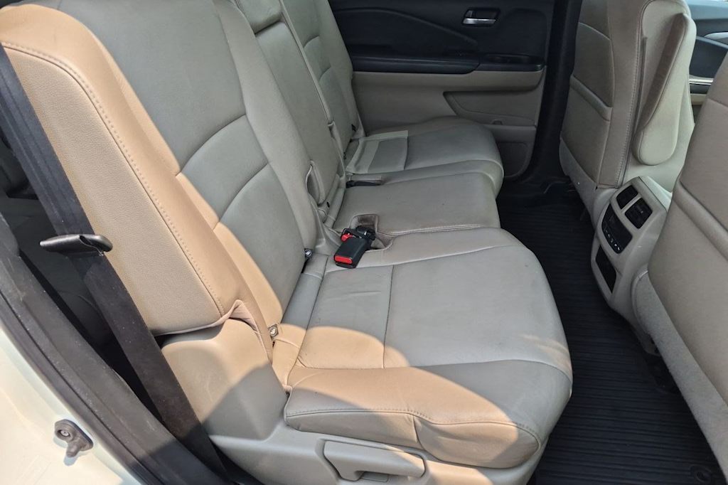 Thumbnail: 2016 Honda Pilot - 29
