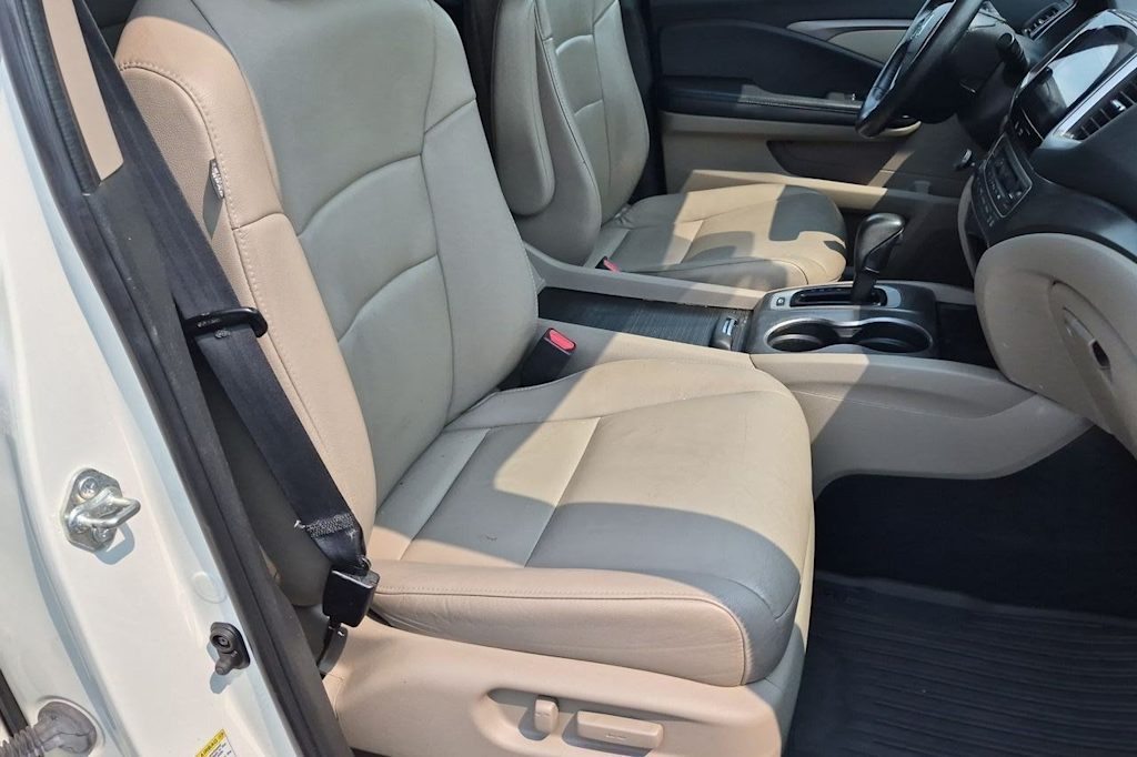 Thumbnail: 2016 Honda Pilot - 12