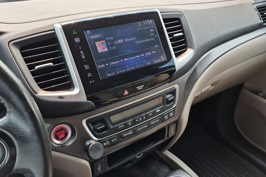 Thumbnail: 2016 Honda Pilot - 15