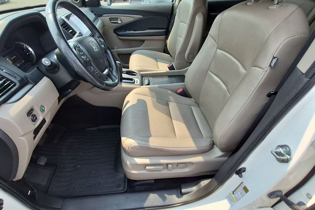 Thumbnail: 2016 Honda Pilot - 11