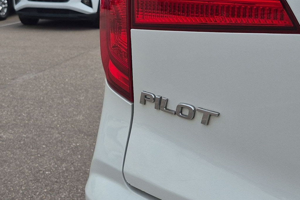 Thumbnail: 2016 Honda Pilot - 25