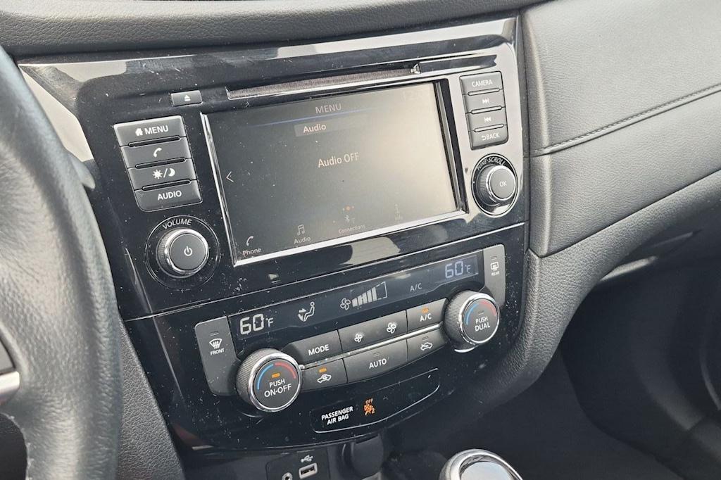 Thumbnail: 2019 Nissan Rogue - 16