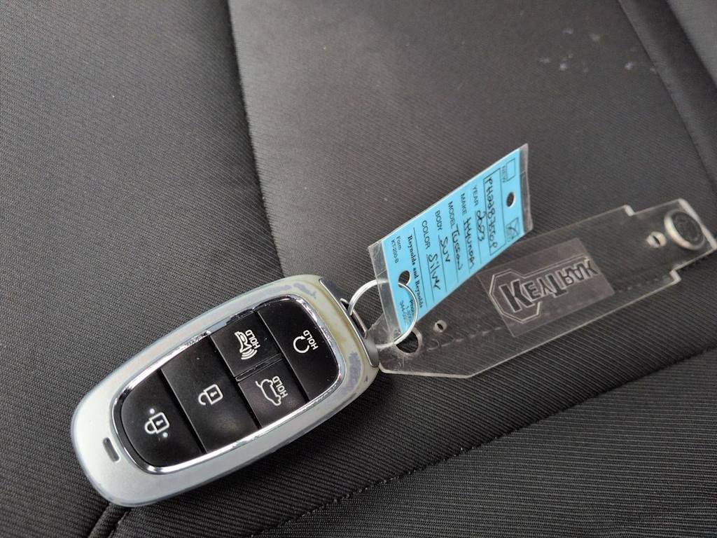 Thumbnail: 2023 Hyundai Tucson - 18