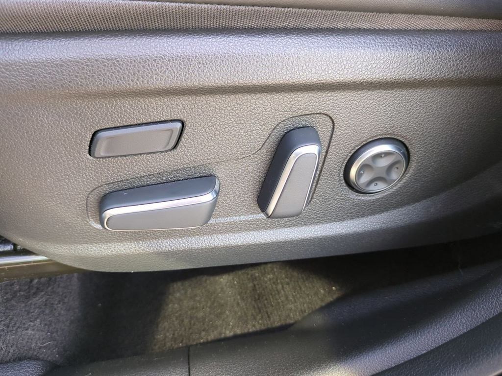 Thumbnail: 2023 Hyundai Santa Fe - 25