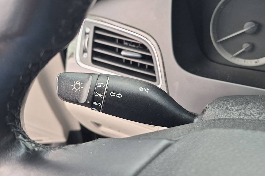 Thumbnail: 2015 Hyundai Sonata - 31