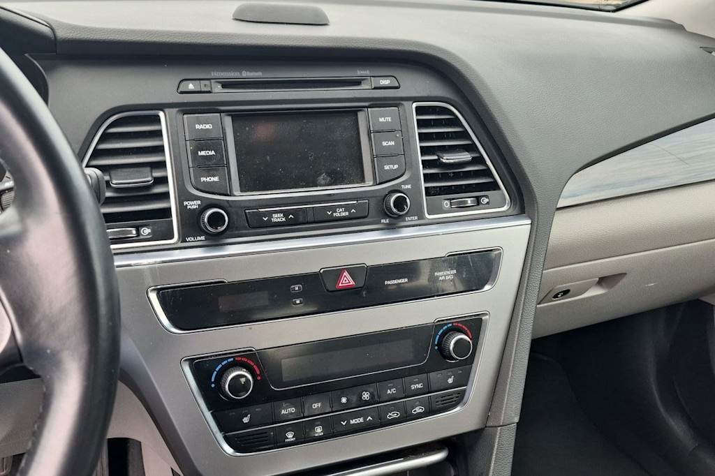 Thumbnail: 2015 Hyundai Sonata - 15