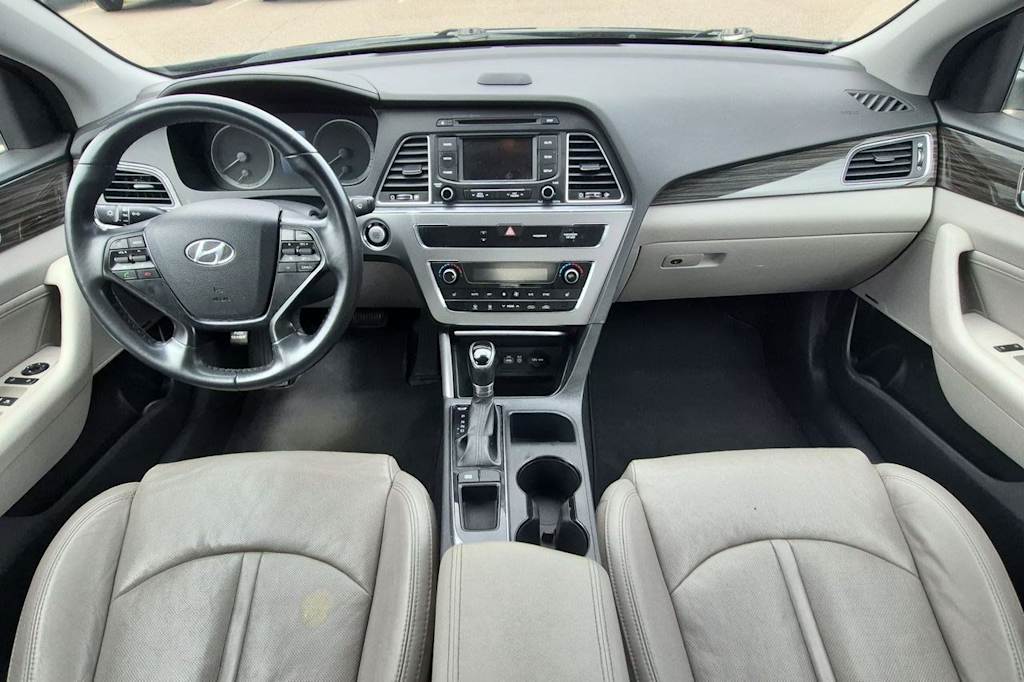 Thumbnail: 2015 Hyundai Sonata - 10
