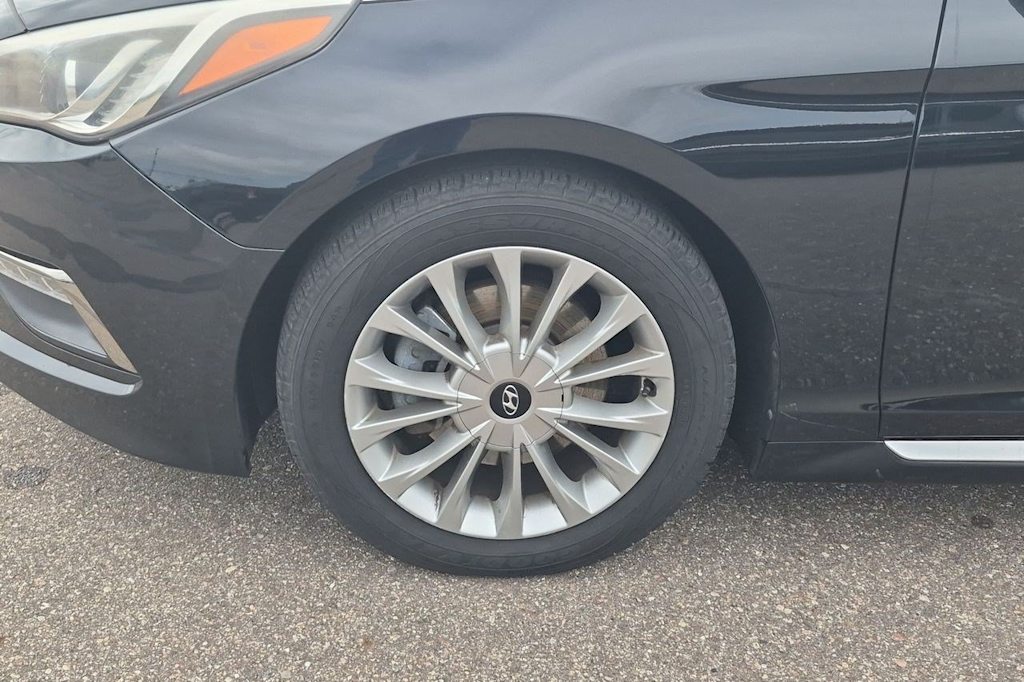 Thumbnail: 2015 Hyundai Sonata - 8