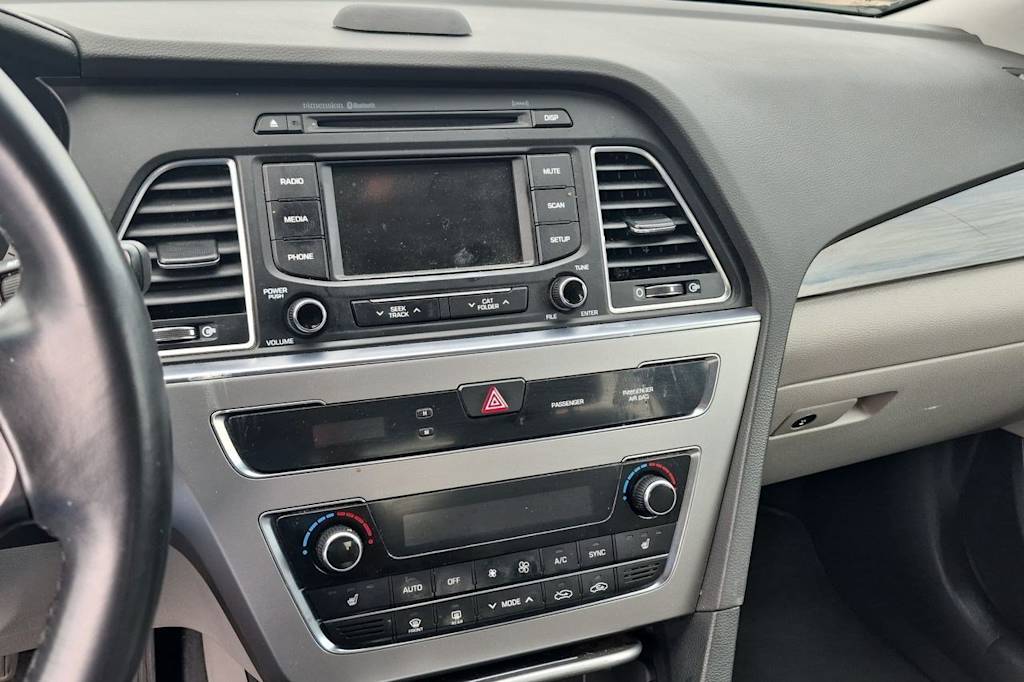 Thumbnail: 2015 Hyundai Sonata - 15