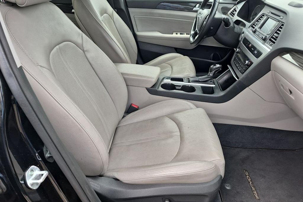 Thumbnail: 2015 Hyundai Sonata - 12