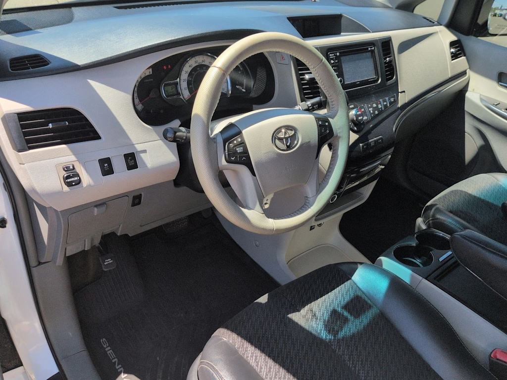 Thumbnail: 2013 Toyota Sienna - 2