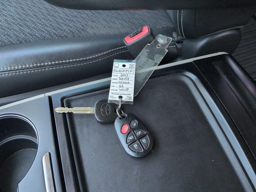 Thumbnail: 2013 Toyota Sienna - 16