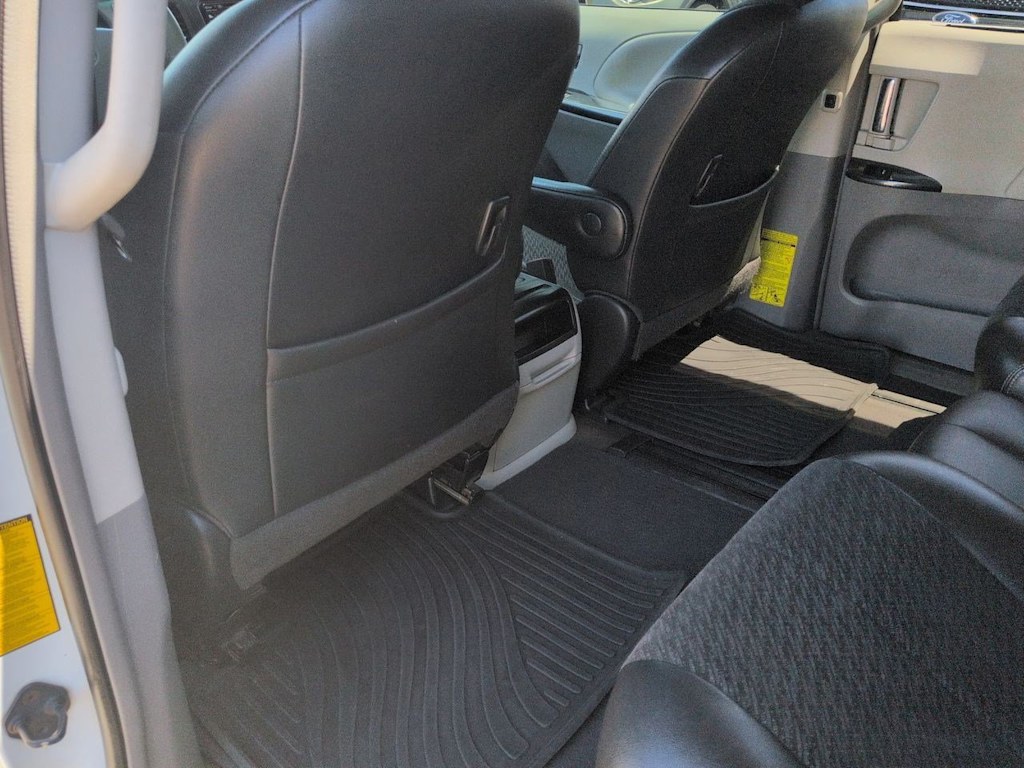 Thumbnail: 2013 Toyota Sienna - 11