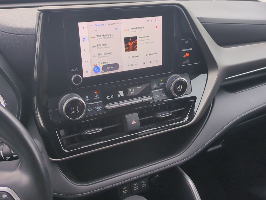 Thumbnail: 2023 Toyota Highlander - 14