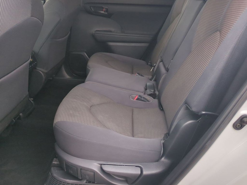 Thumbnail: 2023 Toyota Highlander - 12