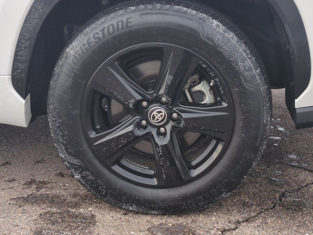 Thumbnail: 2023 Toyota Highlander - 8