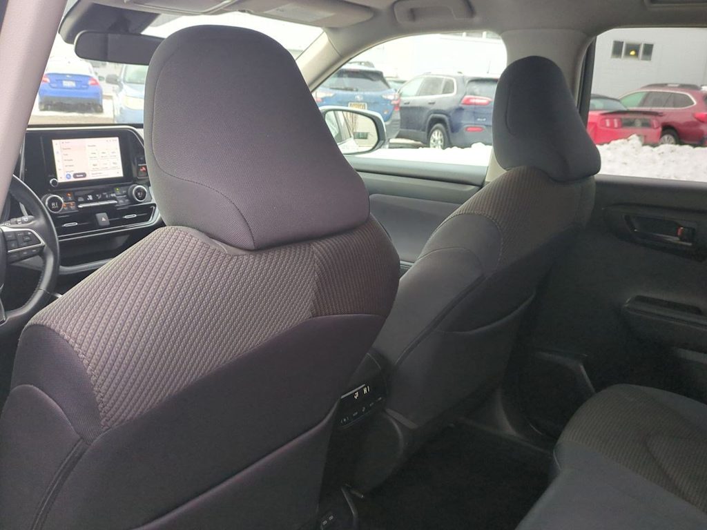 Thumbnail: 2023 Toyota Highlander - 11