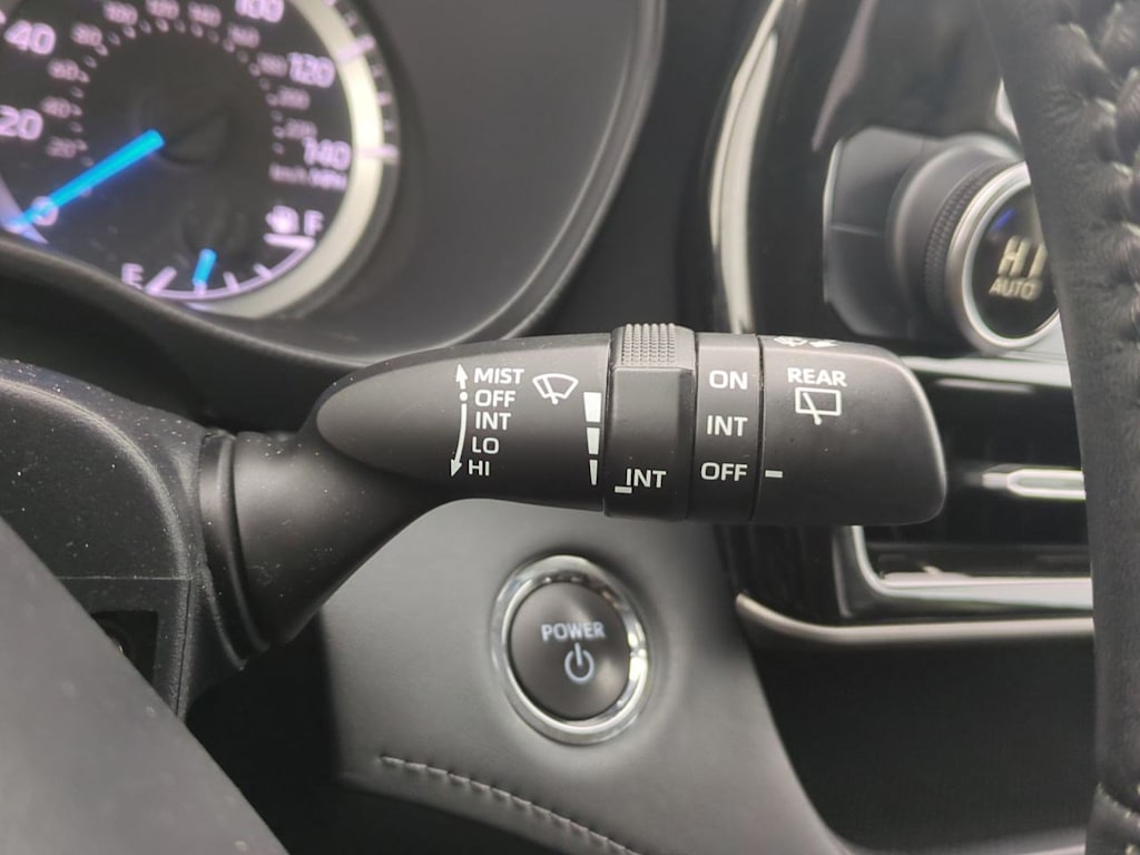 Thumbnail: 2023 Toyota Highlander - 32