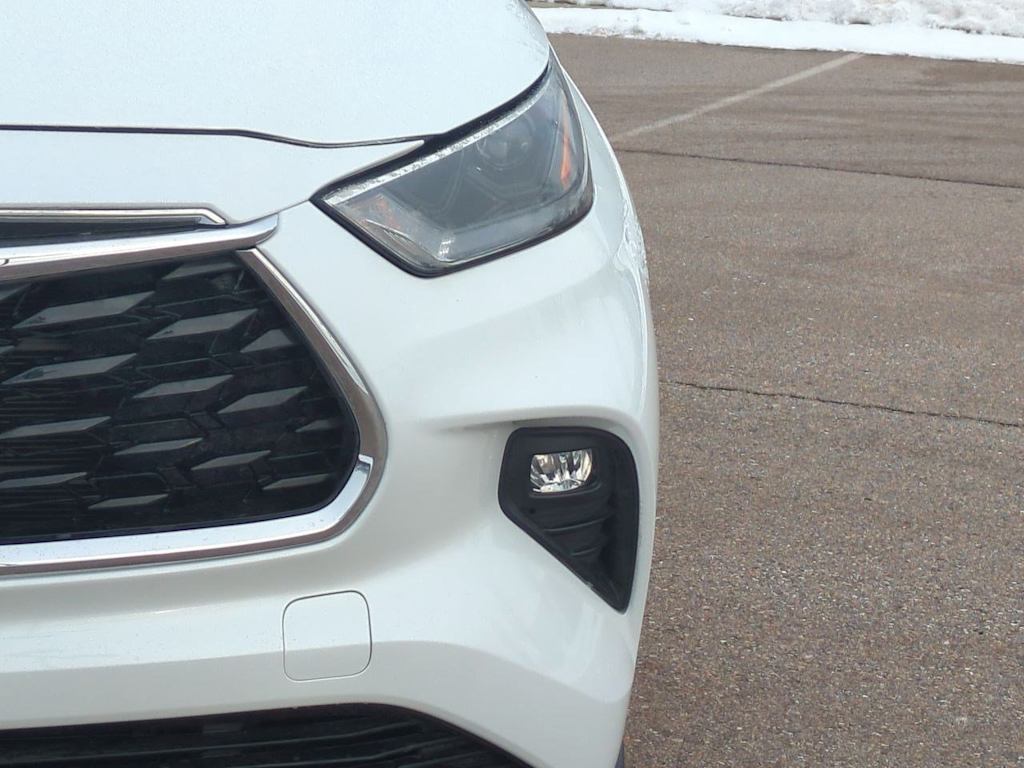 Thumbnail: 2023 Toyota Highlander - 23