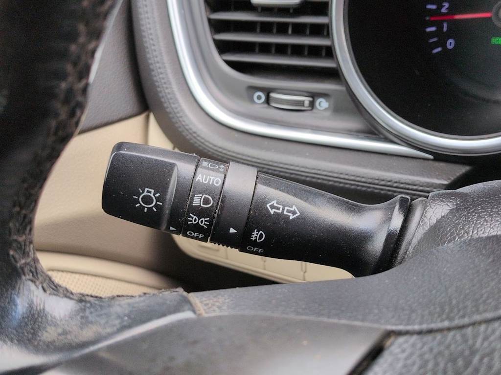 Thumbnail: 2015 Kia Optima - 32