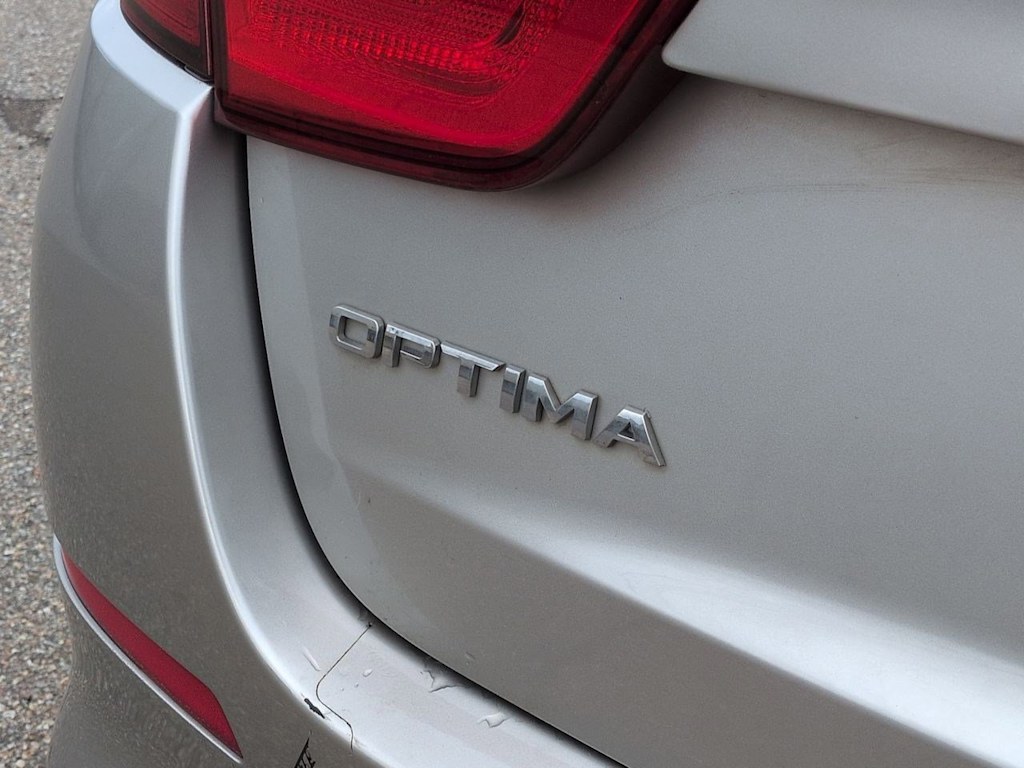 Thumbnail: 2015 Kia Optima - 25