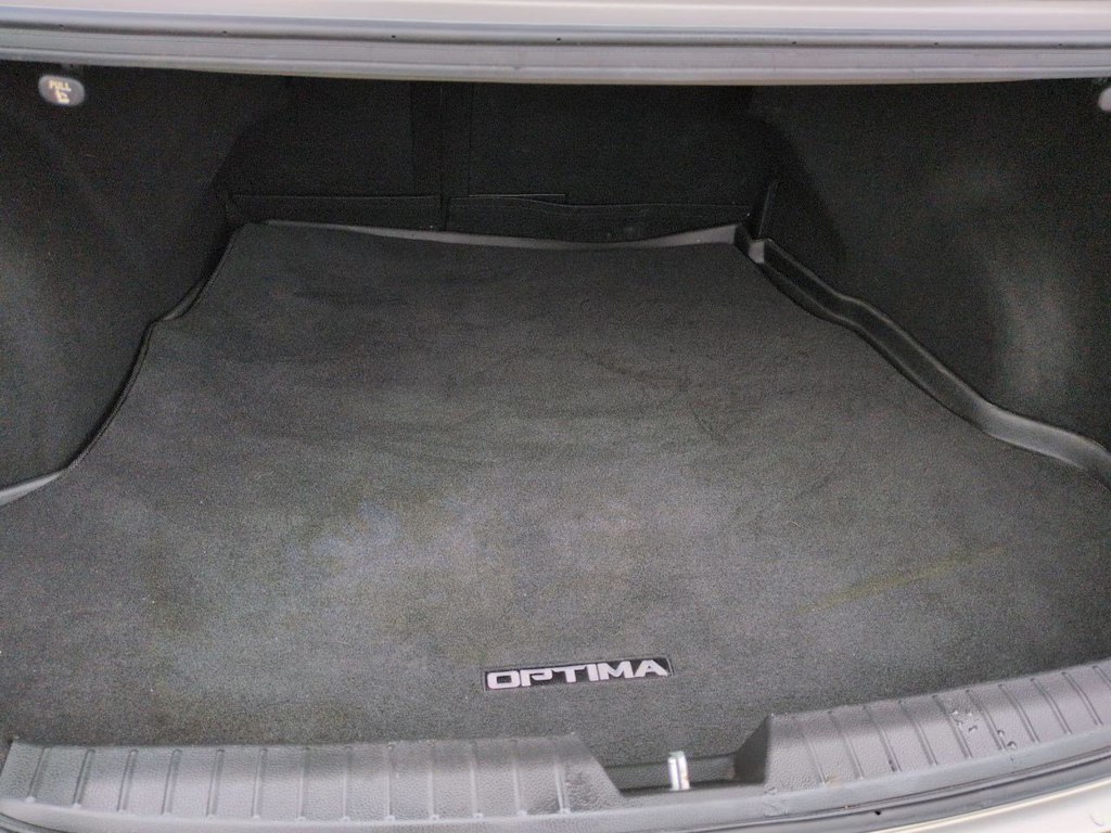 Thumbnail: 2015 Kia Optima - 18