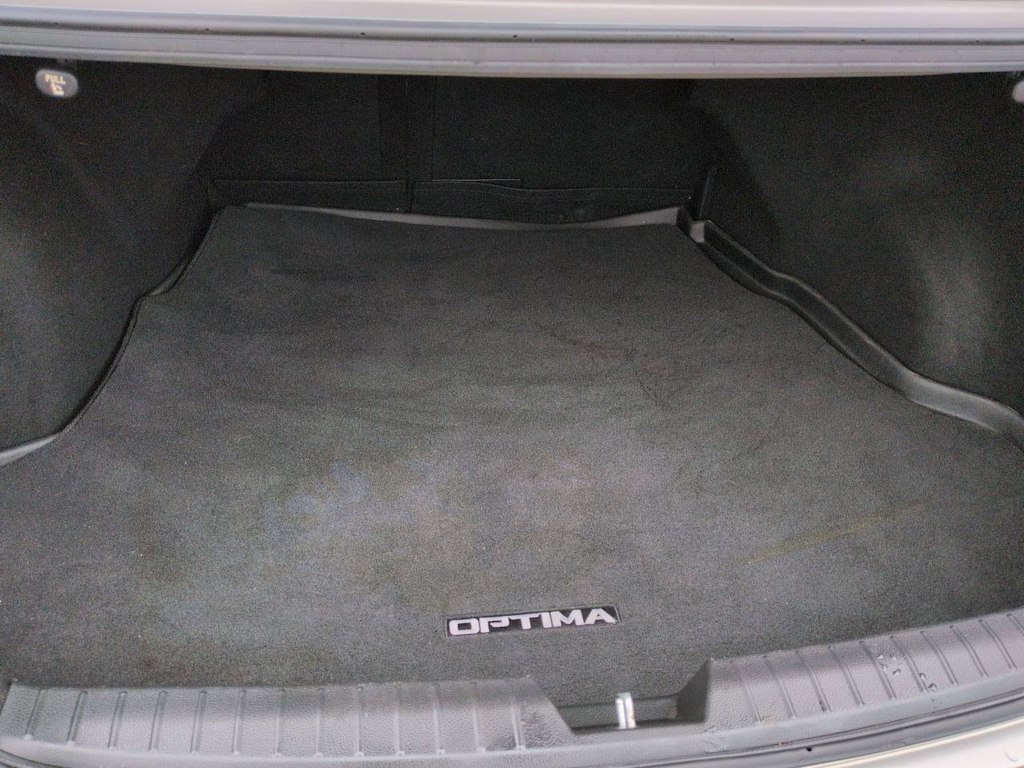 Thumbnail: 2015 Kia Optima - 40
