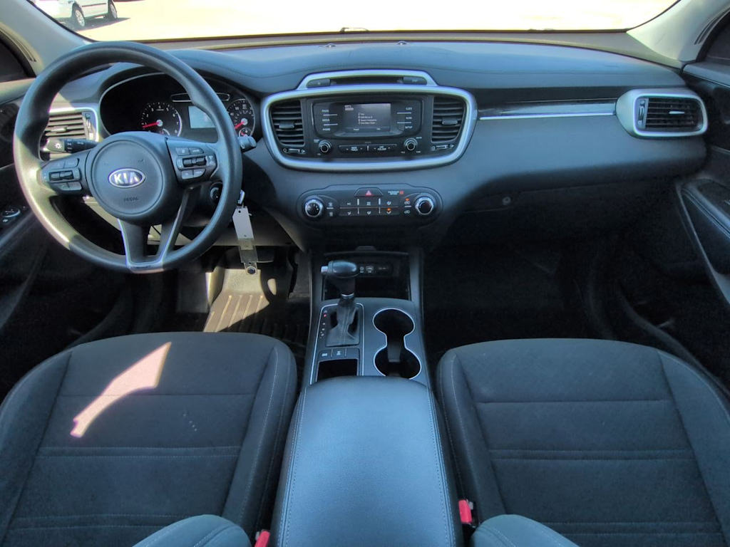 Thumbnail: 2017 Kia Sorento - 10