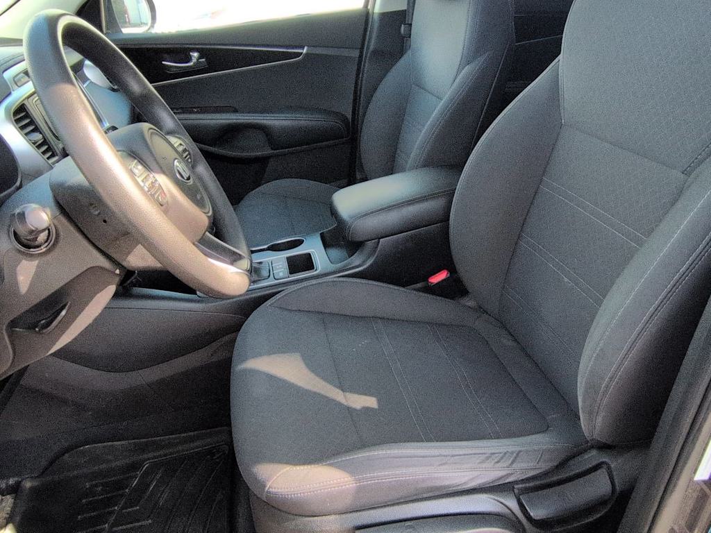 Thumbnail: 2017 Kia Sorento - 11