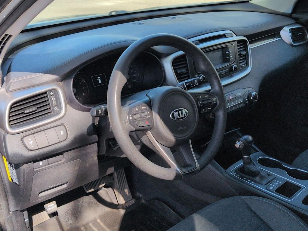 Thumbnail: 2017 Kia Sorento - 2