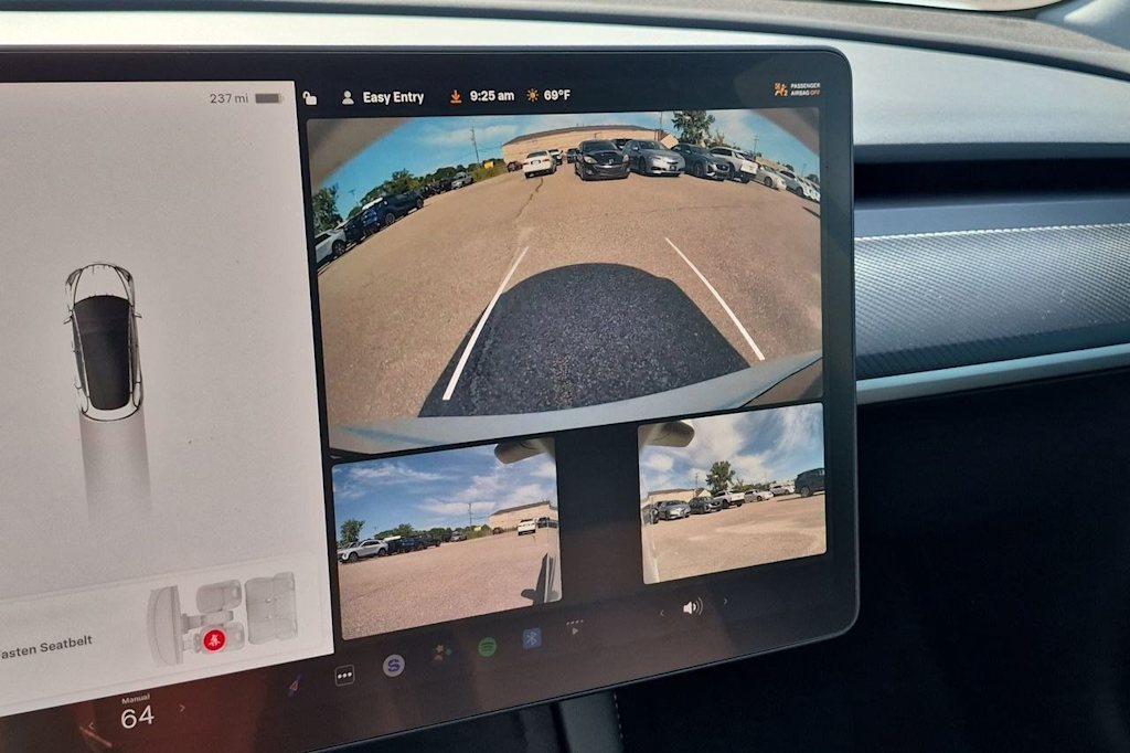 Thumbnail: 2023 Tesla Model 3 - 14