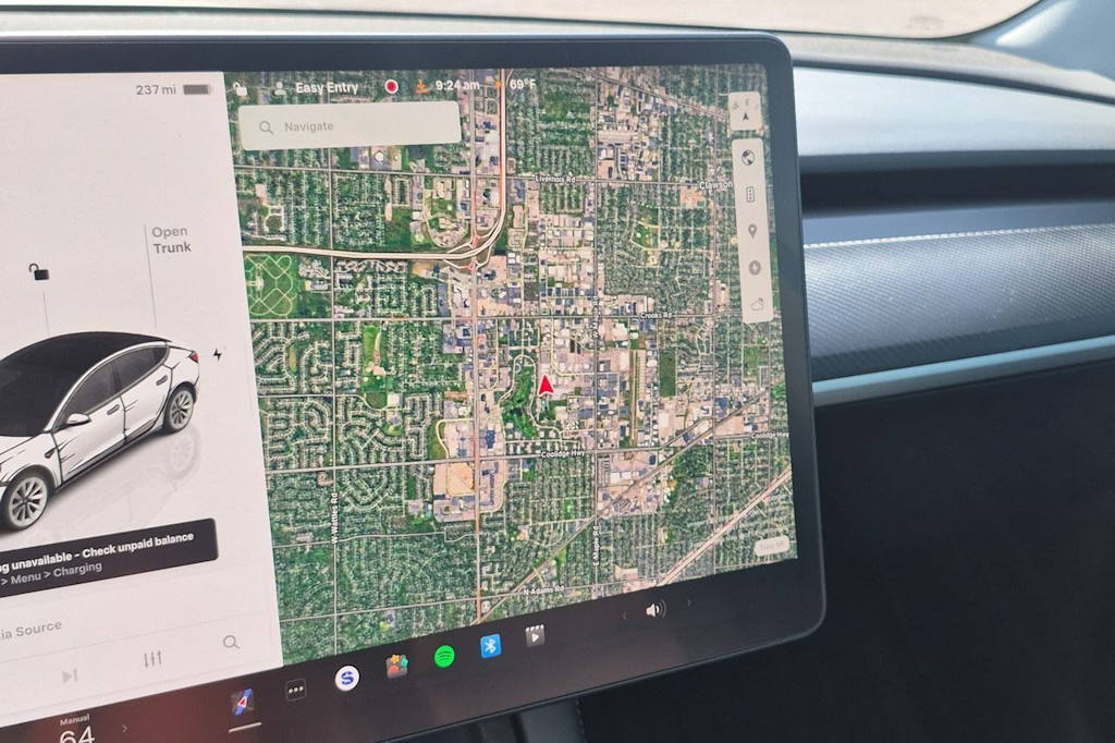 Thumbnail: 2023 Tesla Model 3 - 17