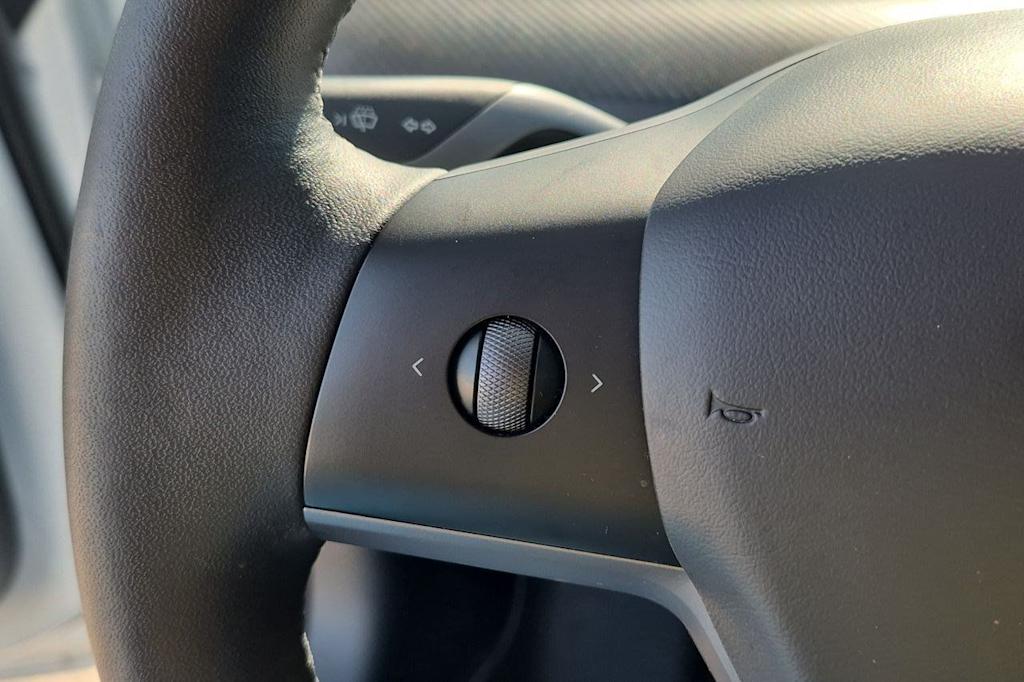 Thumbnail: 2023 Tesla Model 3 - 26