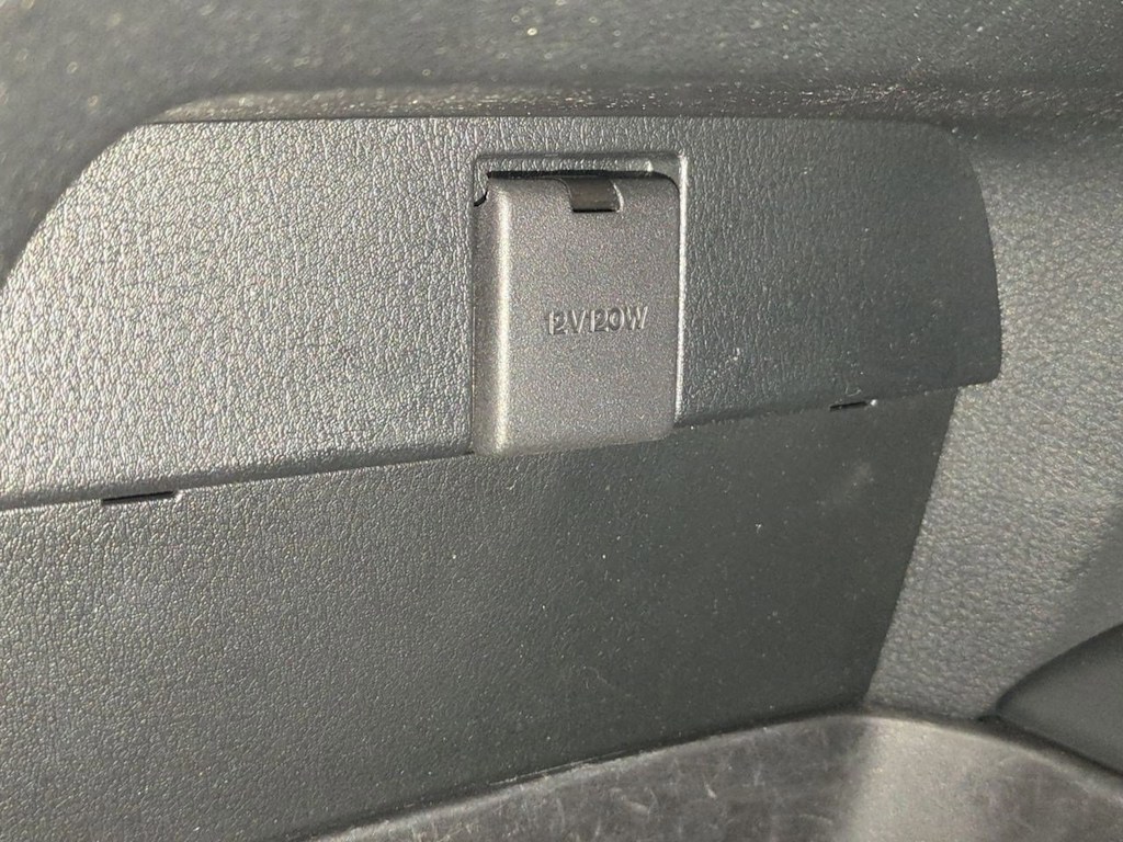 Thumbnail: 2023 Mazda CX-50 - 18