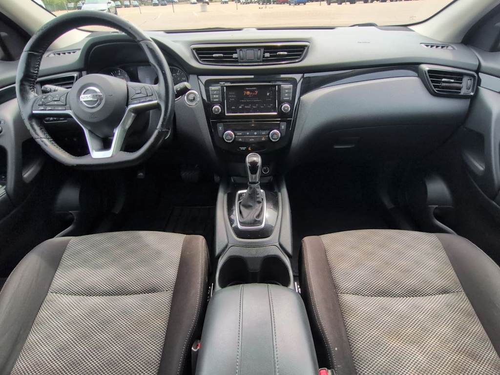 Thumbnail: 2019 Nissan Rogue Sport - 10