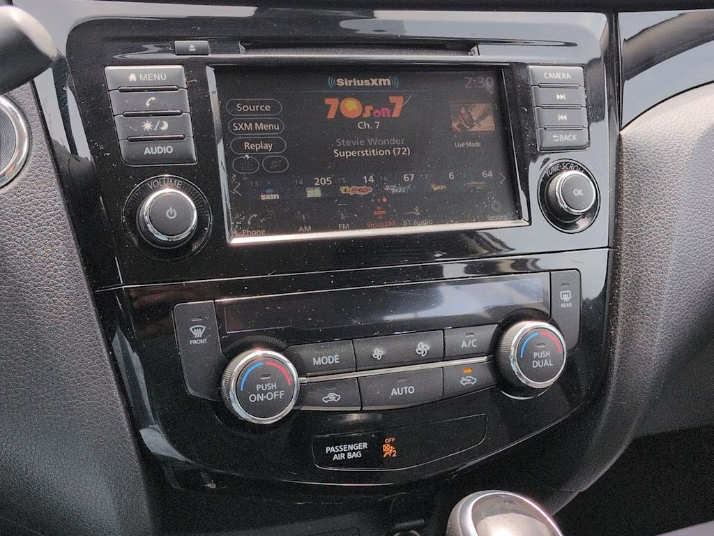 Thumbnail: 2019 Nissan Rogue Sport - 16