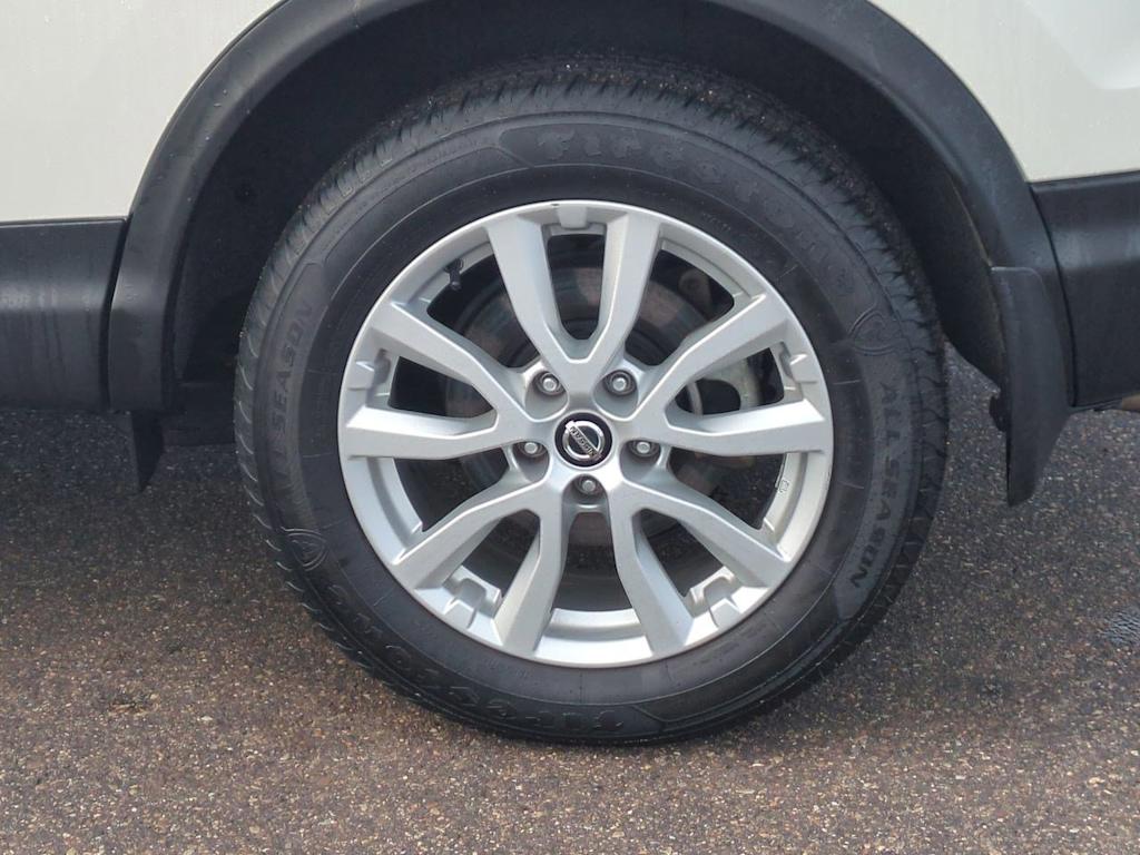 Thumbnail: 2020 Nissan Rogue Sport - 8