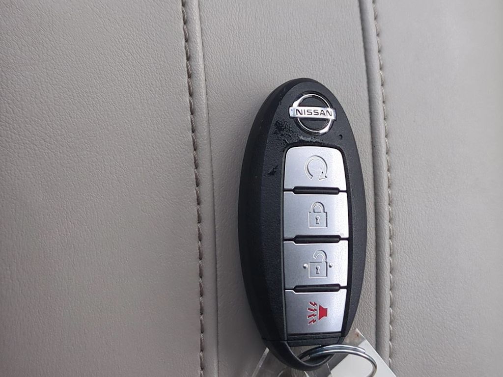 Thumbnail: 2020 Nissan Rogue Sport - 19