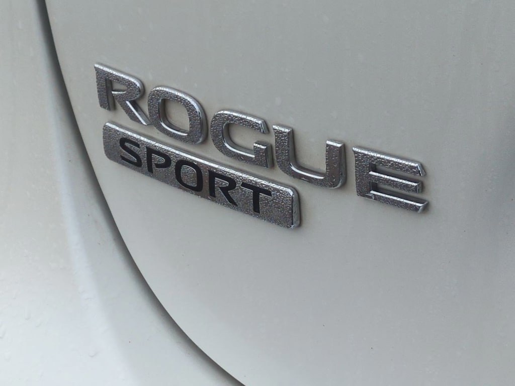 Thumbnail: 2020 Nissan Rogue Sport - 24