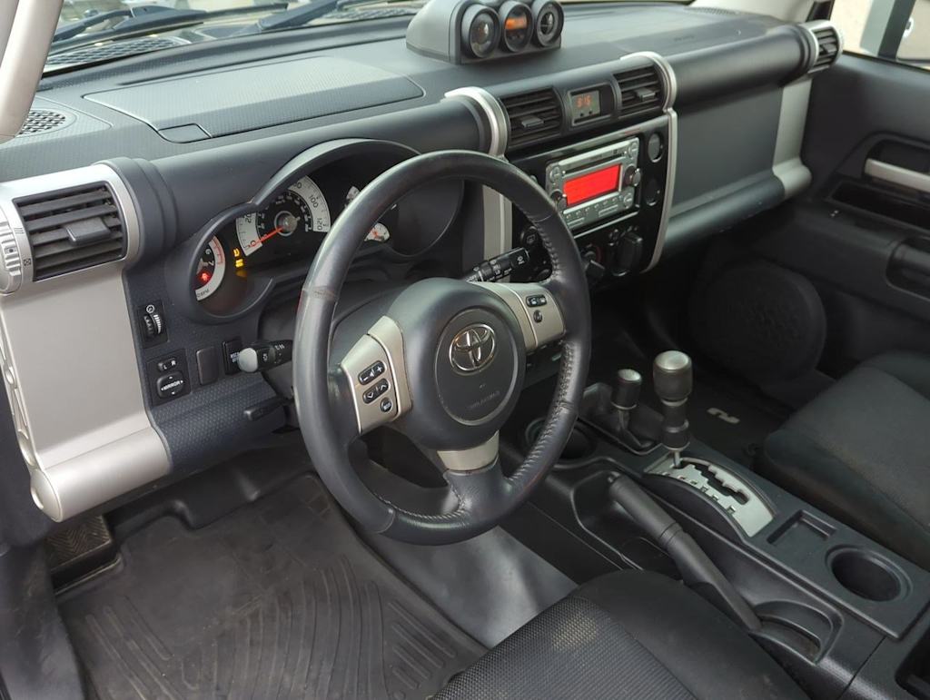 2012 Toyota FJ Cruiser Base 2